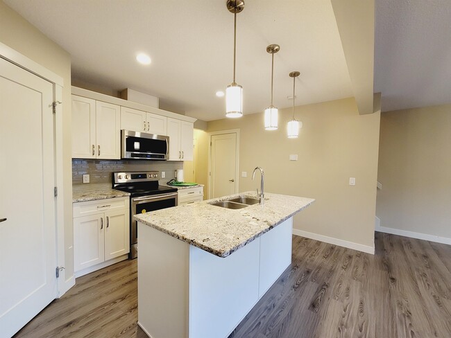 1724-1167 167 St SW in Edmonton, AB - Building Photo - Building Photo