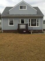 19020 McCracken Rd in Maple Heights, OH - Building Photo