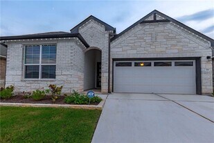 316 Peace Pipe Way in Georgetown, TX - Building Photo