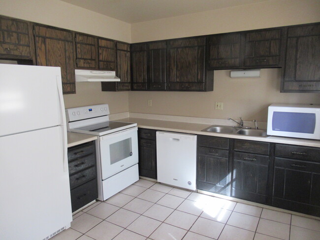 221 Columbia Rd in Colorado Springs, CO - Building Photo - Building Photo