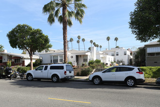 827 16th St in Santa Monica, CA - Building Photo - Building Photo