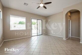 1254 W Lyle Ln in Oro Valley, AZ - Building Photo - Building Photo