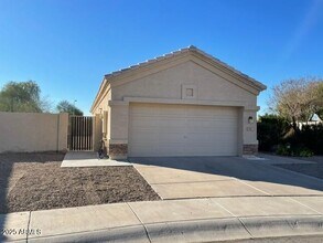 80 S Pineview Pl in Chandler, AZ - Building Photo - Building Photo