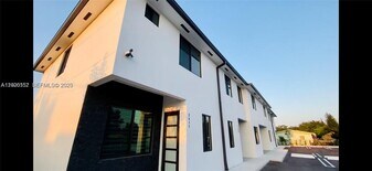 2611 NW 166th St in Miami Gardens, FL - Building Photo