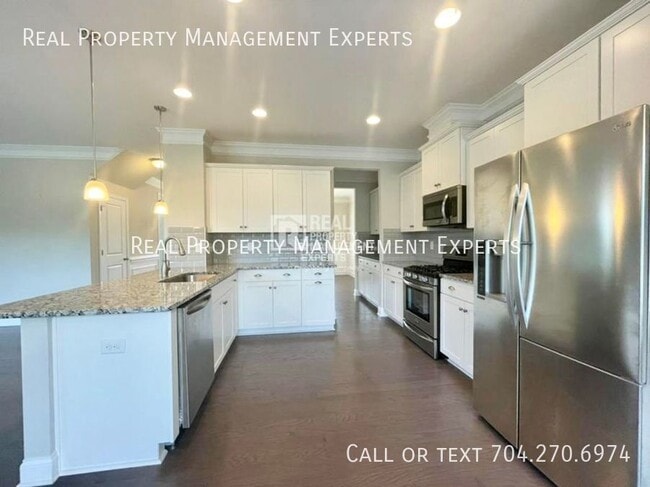 9808 Rayneridge Drive in Huntersville, NC - Building Photo - Building Photo