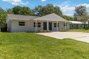 217 Montana Ave in St. Cloud, FL - Building Photo