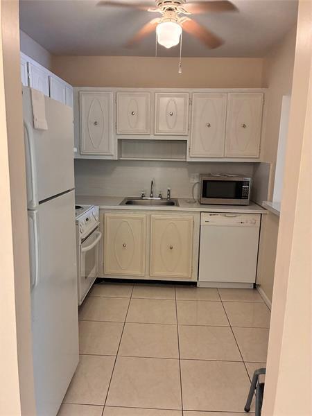 257 S Cypress Rd in Pompano Beach, FL - Building Photo - Building Photo