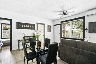 209 W Gladys St in Tampa, FL - Building Photo - Building Photo