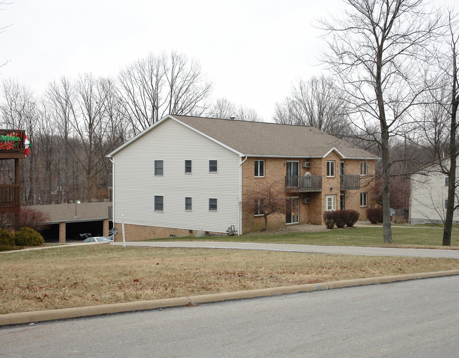 6450 St Andrews Dr in Canfield, OH - Building Photo