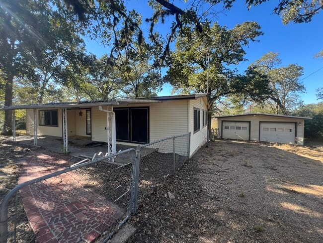 property at 11106 N Dowling Rd