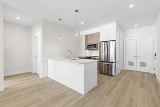 4525 Bergenwood Ave in North Bergen, NJ - Building Photo - Building Photo