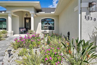 1130 Cumberland Rd in Venice, FL - Foto de edificio - Building Photo