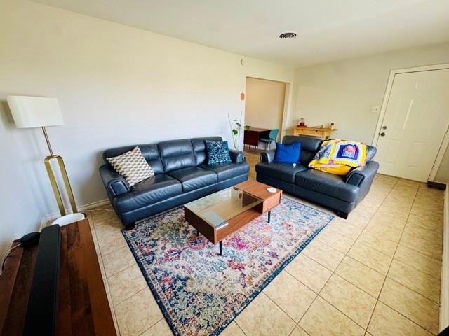 property at 2732 W Jefferson Blvd