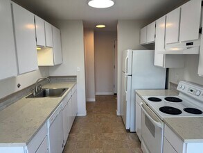 7001 Sand Point Way NE in Seattle, WA - Building Photo - Building Photo