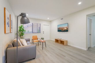 700 SW 11th Ave in Miami, FL - Building Photo - Building Photo