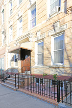 5907 Catalpa Ave in Ridgewood, NY - Building Photo - Building Photo