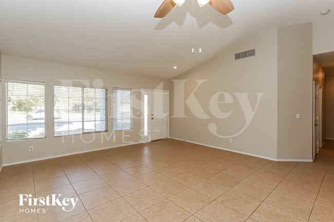 4822 Wind Break Ln in North Las Vegas, NV - Building Photo - Building Photo