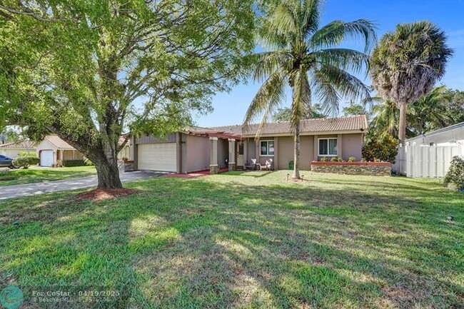 9231 NW 17th St in Coral Springs, FL - Foto de edificio - Building Photo
