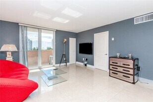 1750 James Ave in Miami Beach, FL - Building Photo