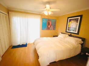 CHEVY Glenchase Ln in Houston, TX - Building Photo - Building Photo