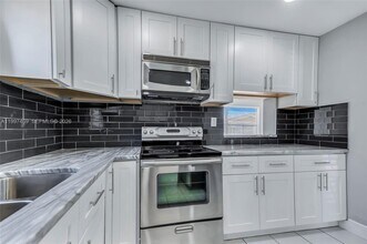 1820 NW 35th Terrace in Fort Lauderdale, FL - Building Photo - Building Photo