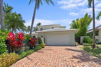 1554 N Ocean Way in Palm Beach, FL - Building Photo - Building Photo
