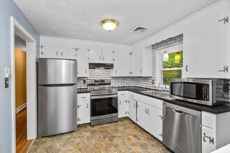 72 Westfield Dr in North Attleboro, MA - Building Photo - Building Photo