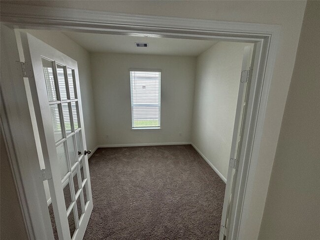 property at 2823 Lyra Ct