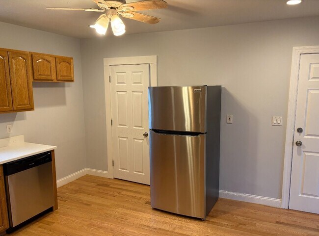 21 Symonds St, Unit 21-2 Symonds St #2, Salem in Salem, MA - Building Photo - Building Photo