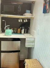 2746 Stoner Ave in Los Angeles, CA - Foto de edificio - Building Photo