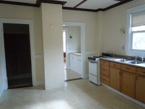 3 Mclellan St-Unit -2 in Brunswick, ME - Building Photo - Building Photo