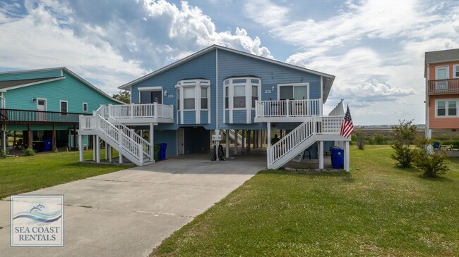 231 Port Dr in North Topsail Beach, NC - Building Photo - Building Photo