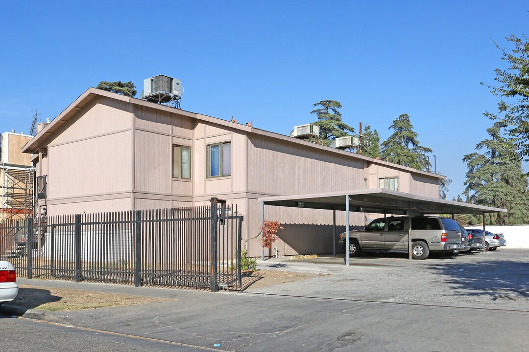 849 S Adler Ave in Fresno, CA - Foto de edificio