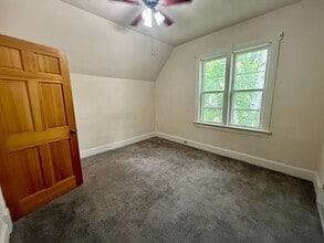 910 S 6th Ave in Wausau, WI - Building Photo - Building Photo