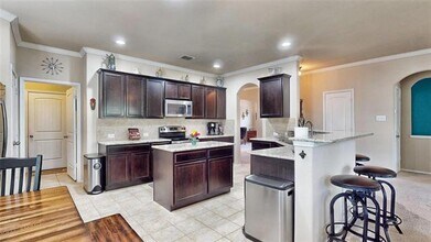 8121 Black Hills Trail in Aubrey, TX - Building Photo - Building Photo