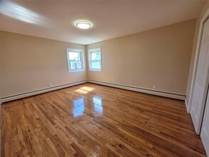 83 Gibson Blvd in Valley Stream, NY - Building Photo - Building Photo