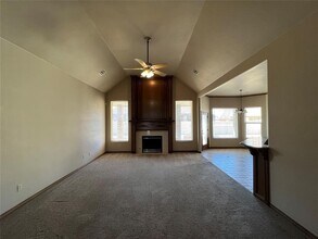 16505 Moorgate Ln in Edmond, OK - Building Photo - Building Photo
