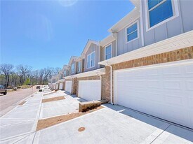 2586 Mls Cmn Dr in Decatur, GA - Building Photo