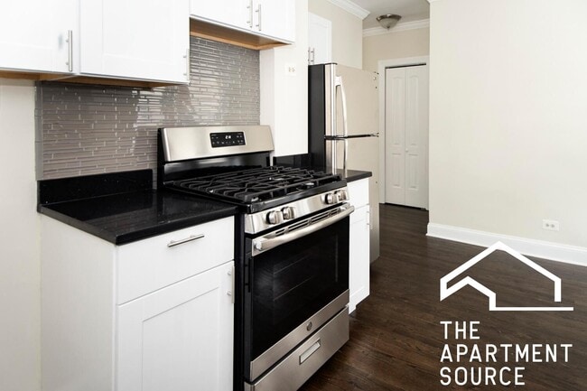 property at 3821 N Greenview Ave