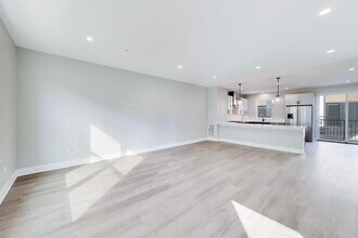 5424 Old Orchard Rd in Skokie, IL - Building Photo - Building Photo