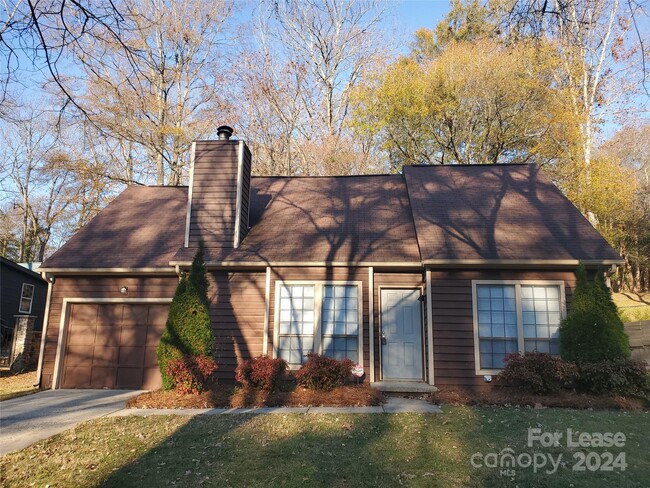 8224 Rittenhouse Cir in Charlotte, NC - Building Photo - Building Photo