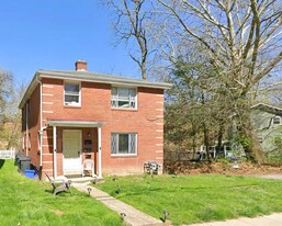 735 Center Ave, Unit 1 in Avalon, PA - Building Photo