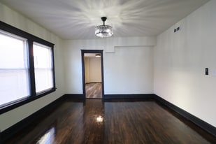 673 Delaware St, Unit 2N in Gary, IN - Building Photo