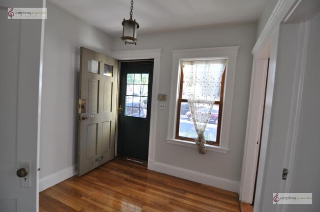 202 Calumet St, Unit 1