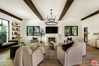 735 Orlando Ave in Los Angeles, CA - Building Photo - Building Photo