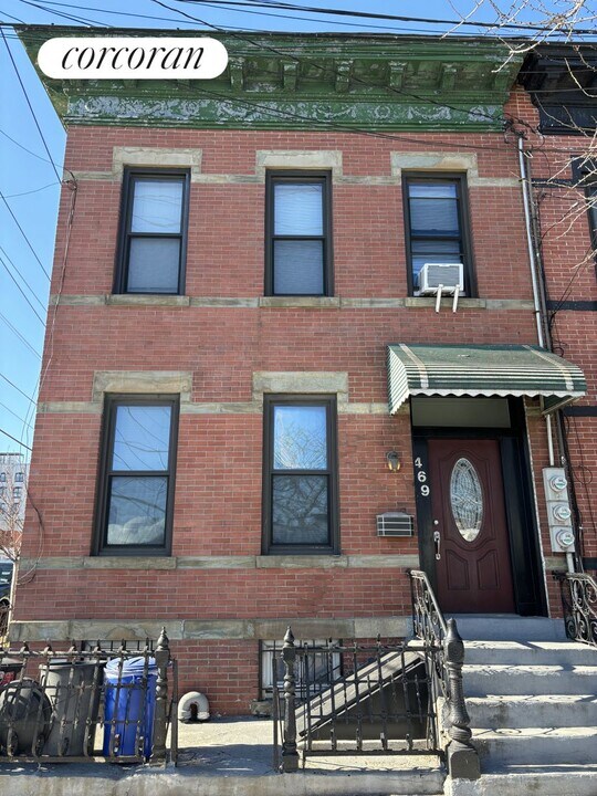 469 Vandervoort Ave in Brooklyn, NY - Building Photo