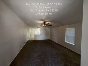 9158 Everton in San Antonio, TX - Building Photo - Building Photo