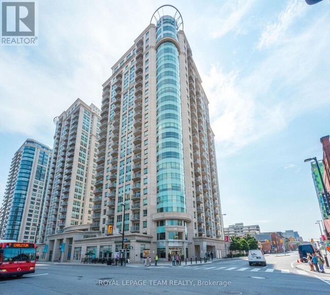 200-1200 Rideau St