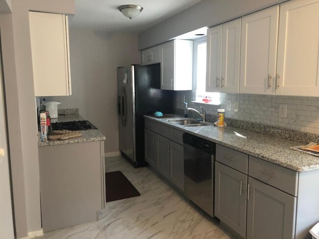 4406 Stockbridge Ct, Unit Bedroom 2 in Bowie, MD - Building Photo - Building Photo