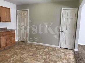 110 Robert Dr in St. Charles, MO - Building Photo - Building Photo